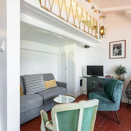 Charming Old Town Apartment
